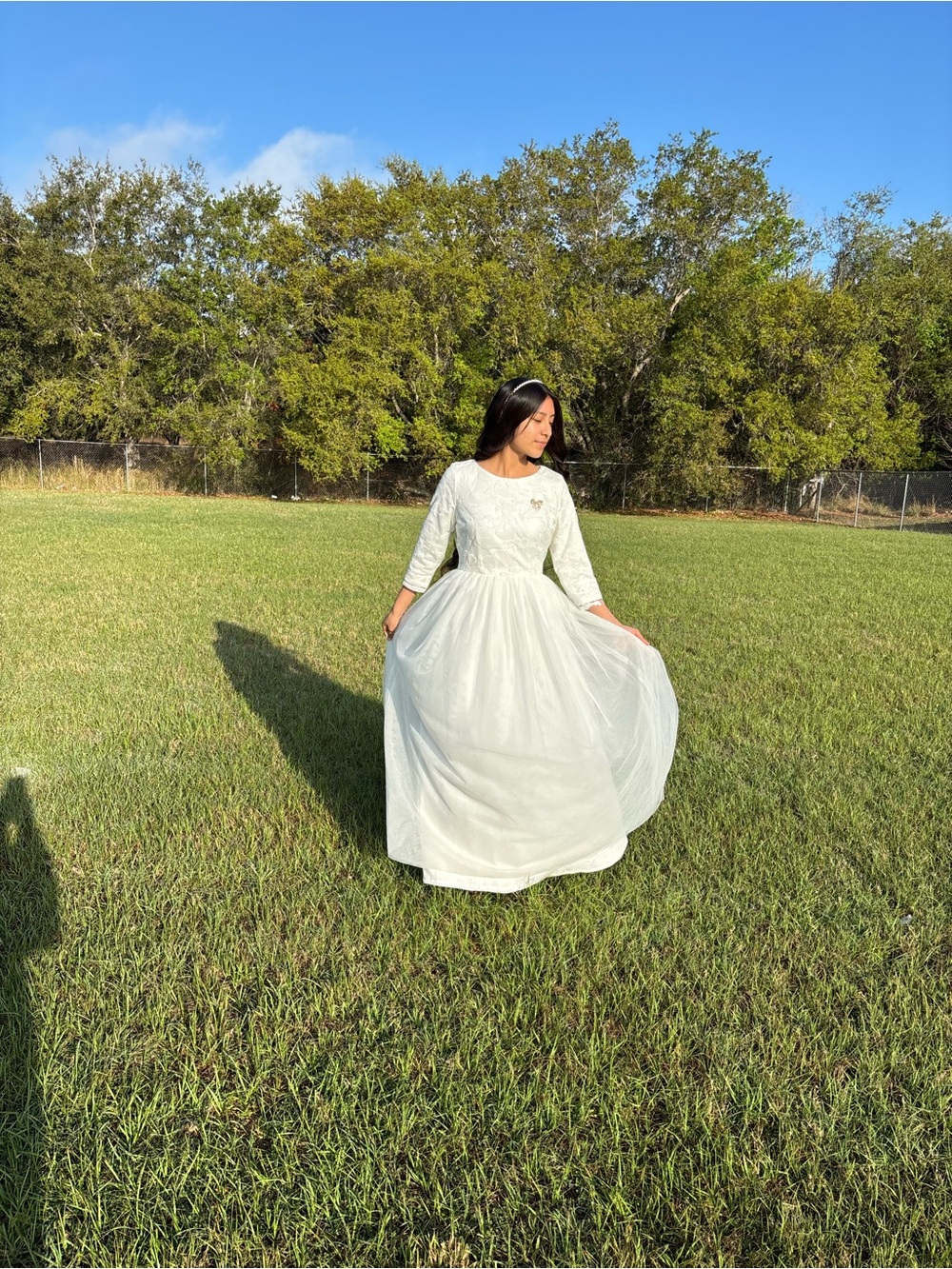 Affordable modest Dainty Jewells wedding dress - Picture 8 of 9